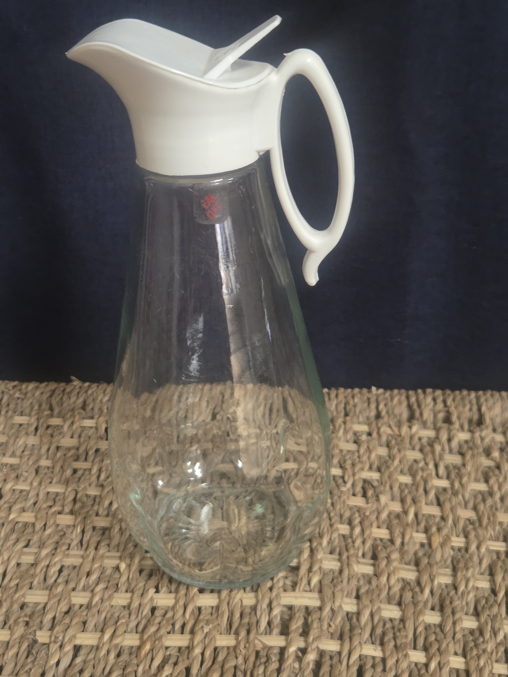 Vintage Glass Syrup Pitcher with White Plastic Lid and Handle Bin Z